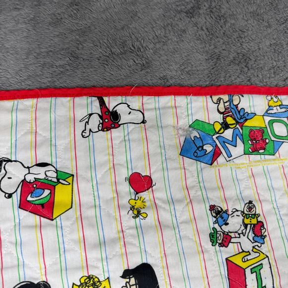 Vintage 80s Peanuts Snoopy And Friends Quilted Baby Crib Blanket 52x44 ABC Block - Picture 4 of 7